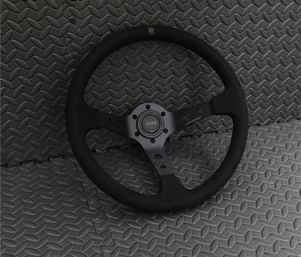 Volante Momo Black Edition Suede